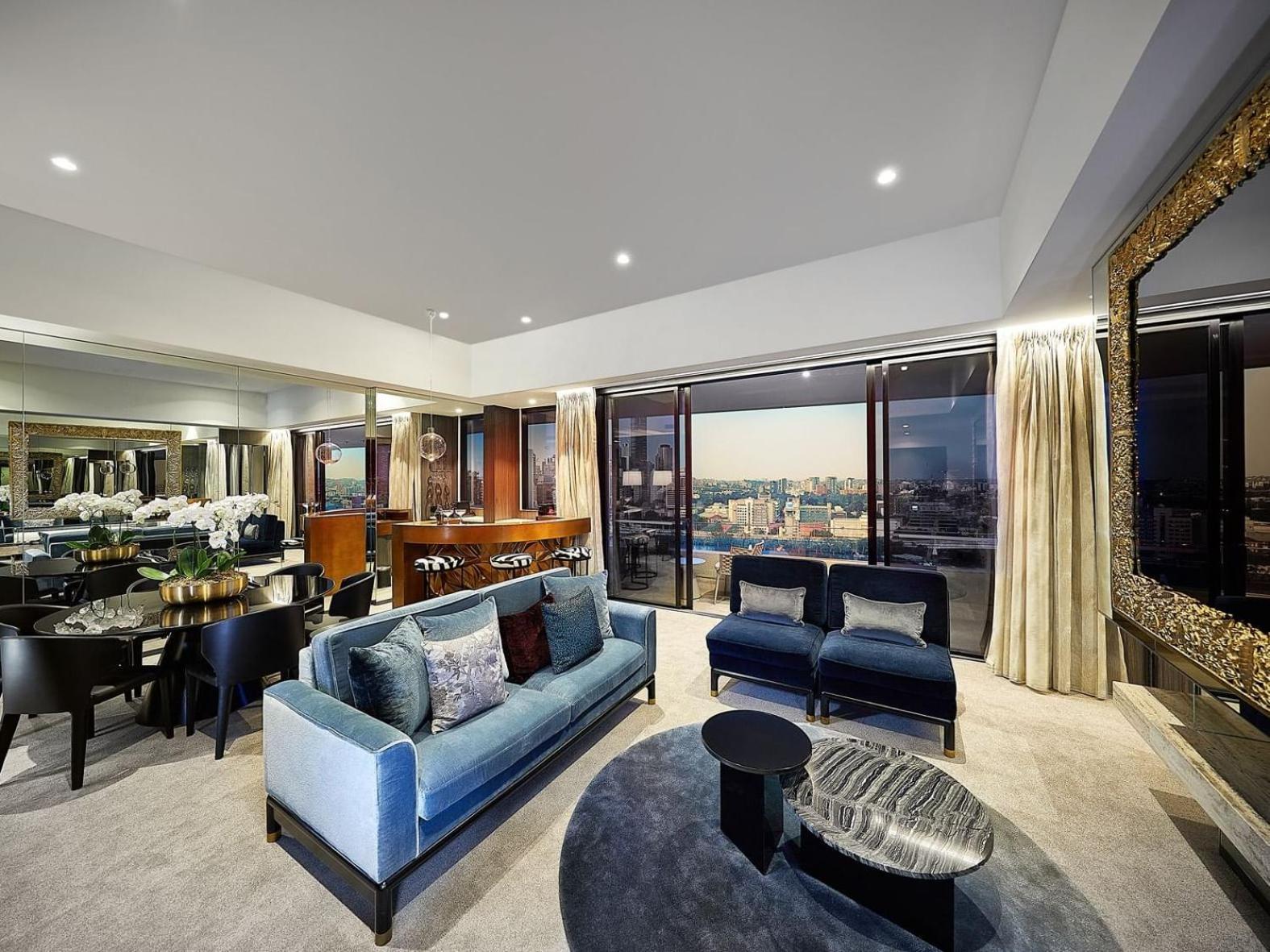Emporium Hotel South Bank Бризбейн Екстериор снимка The living room of a three-bedroom apartment