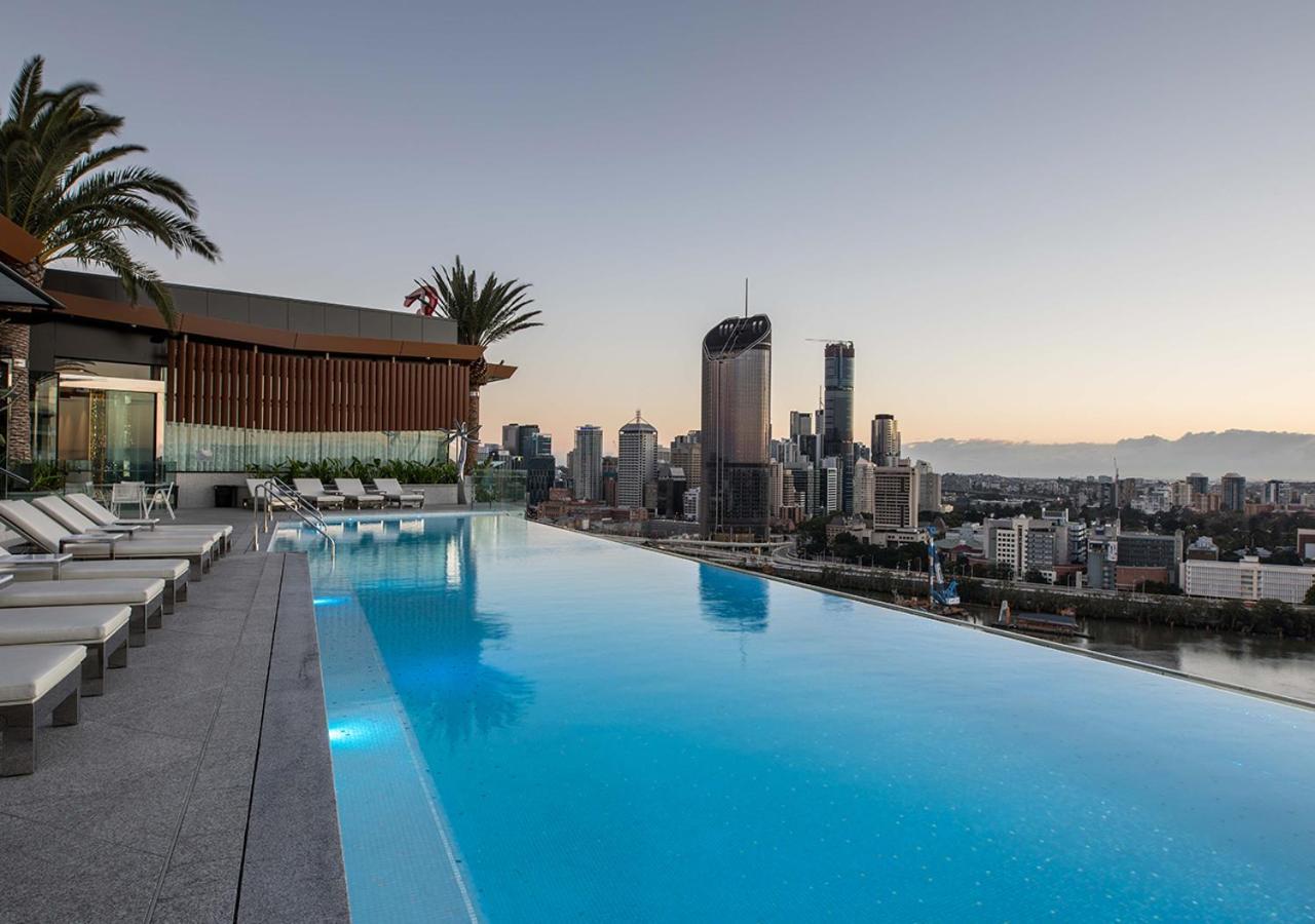 Emporium Hotel South Bank Бризбейн Екстериор снимка Infinity Pool at Emporio