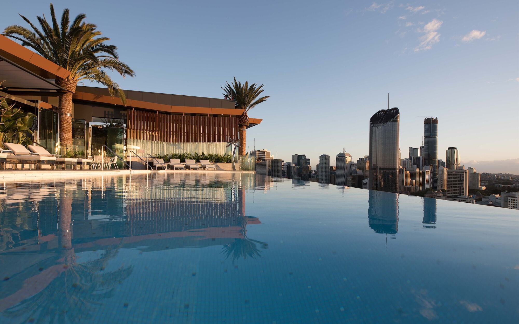 Emporium Hotel South Bank Бризбейн Екстериор снимка The pool at the Emporium Hotel South Bank